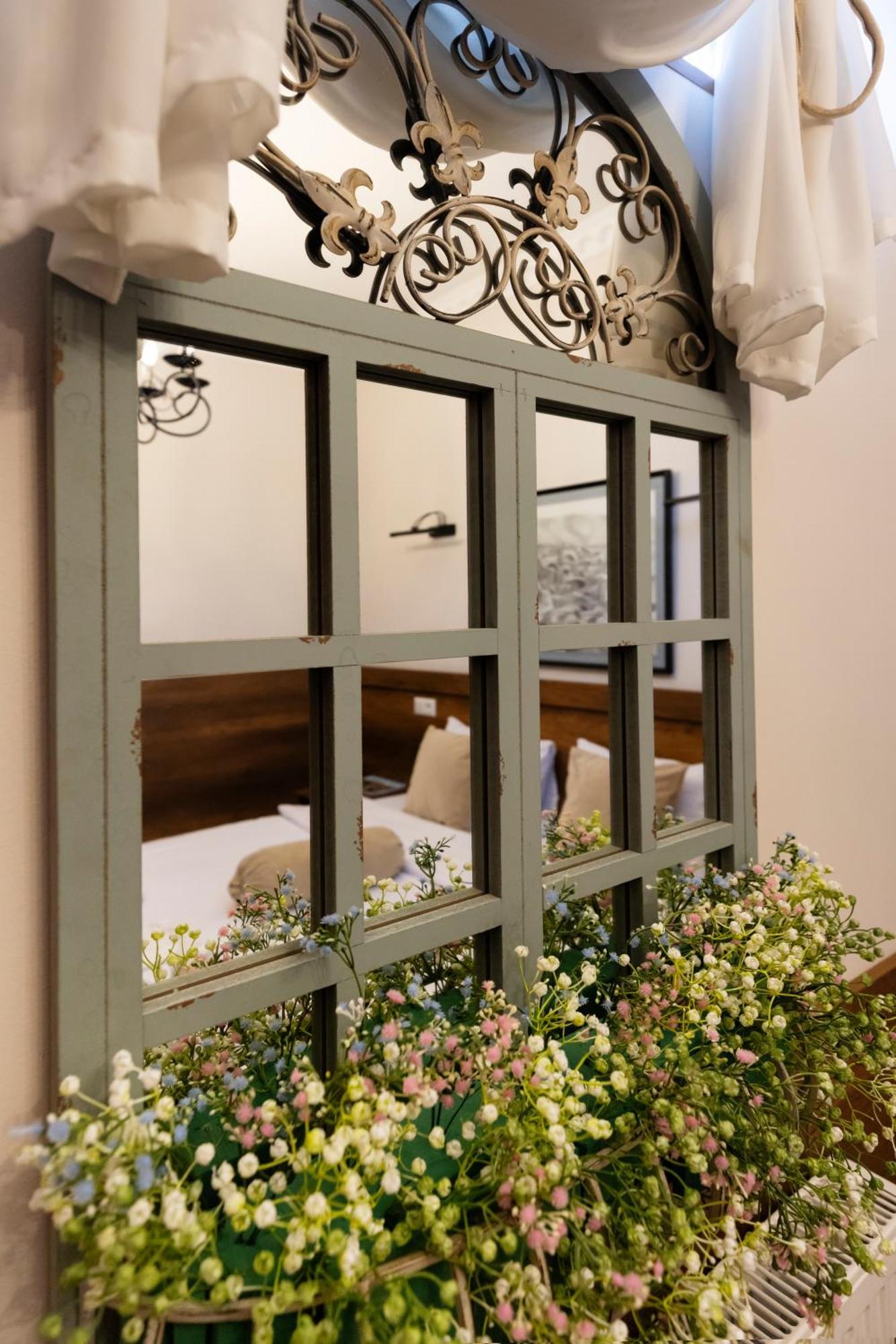 Hestia Boutique Hotel Gori Ngoại thất bức ảnh